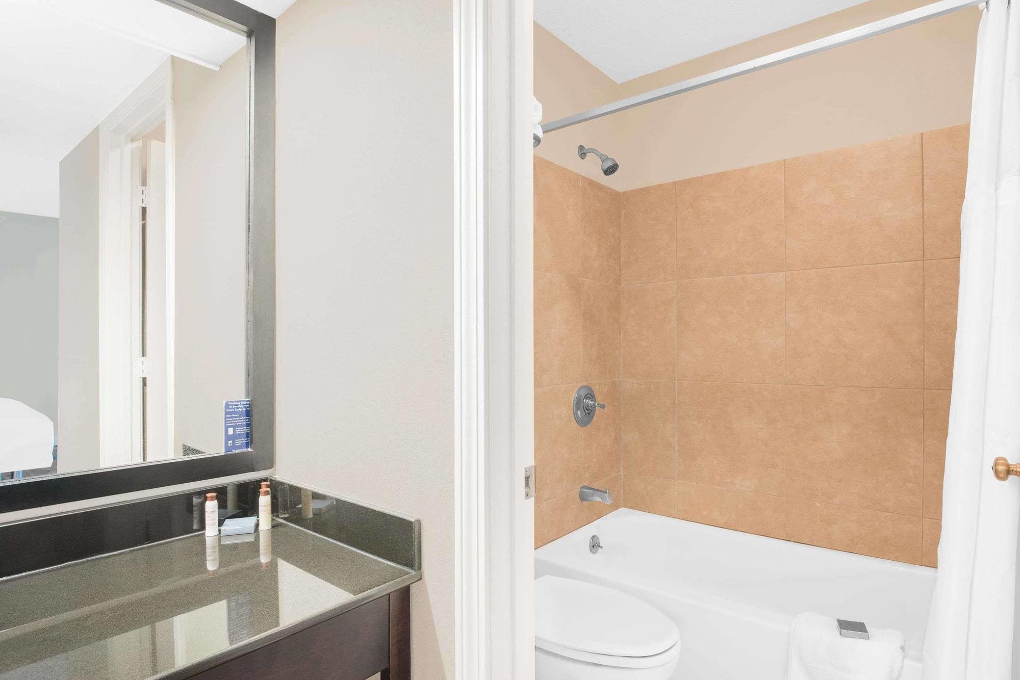 Hawthorn By Wyndham Hartford 3* Manchester